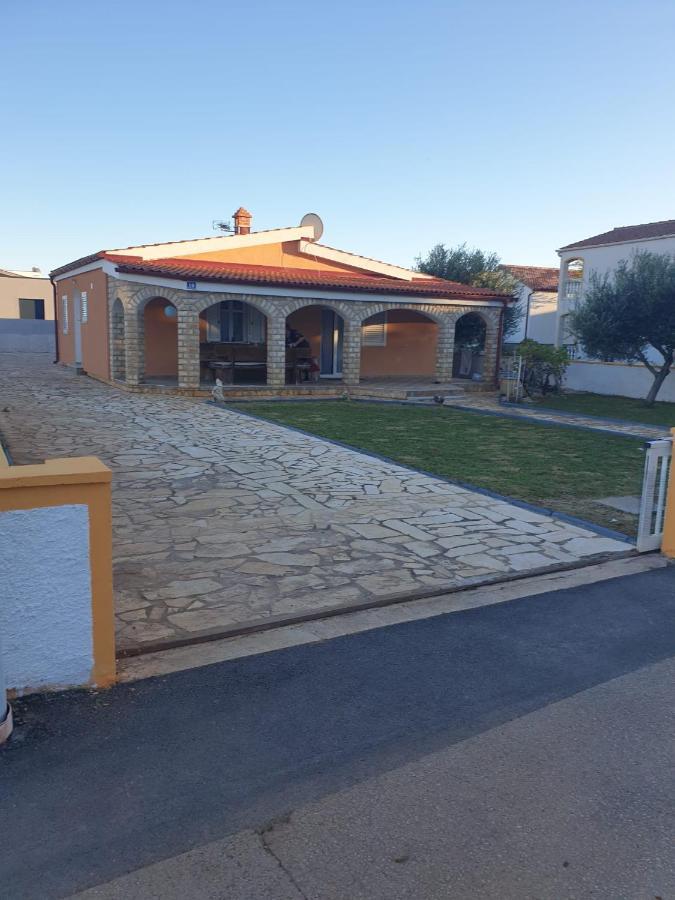 ויר Studio Apartman I Mali Apartman מראה חיצוני תמונה