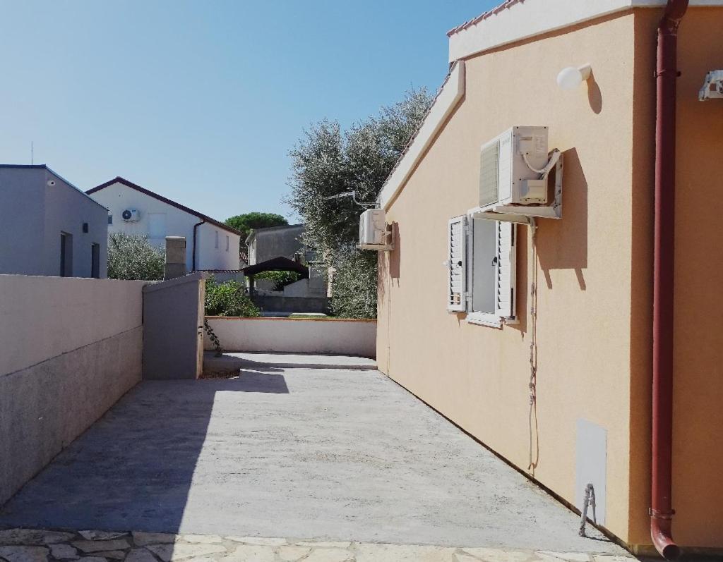 ויר Studio Apartman I Mali Apartman מראה חיצוני תמונה