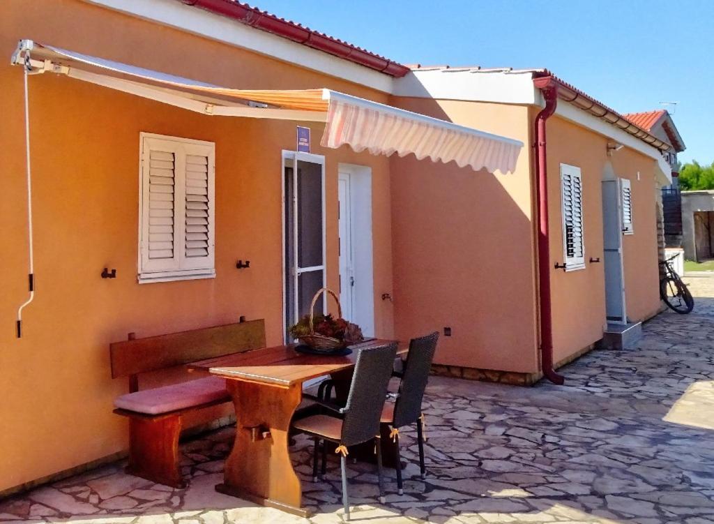 ויר Studio Apartman I Mali Apartman מראה חיצוני תמונה