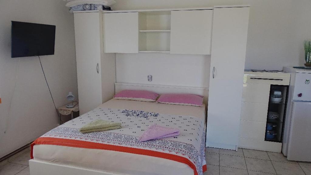 ויר Studio Apartman I Mali Apartman מראה חיצוני תמונה